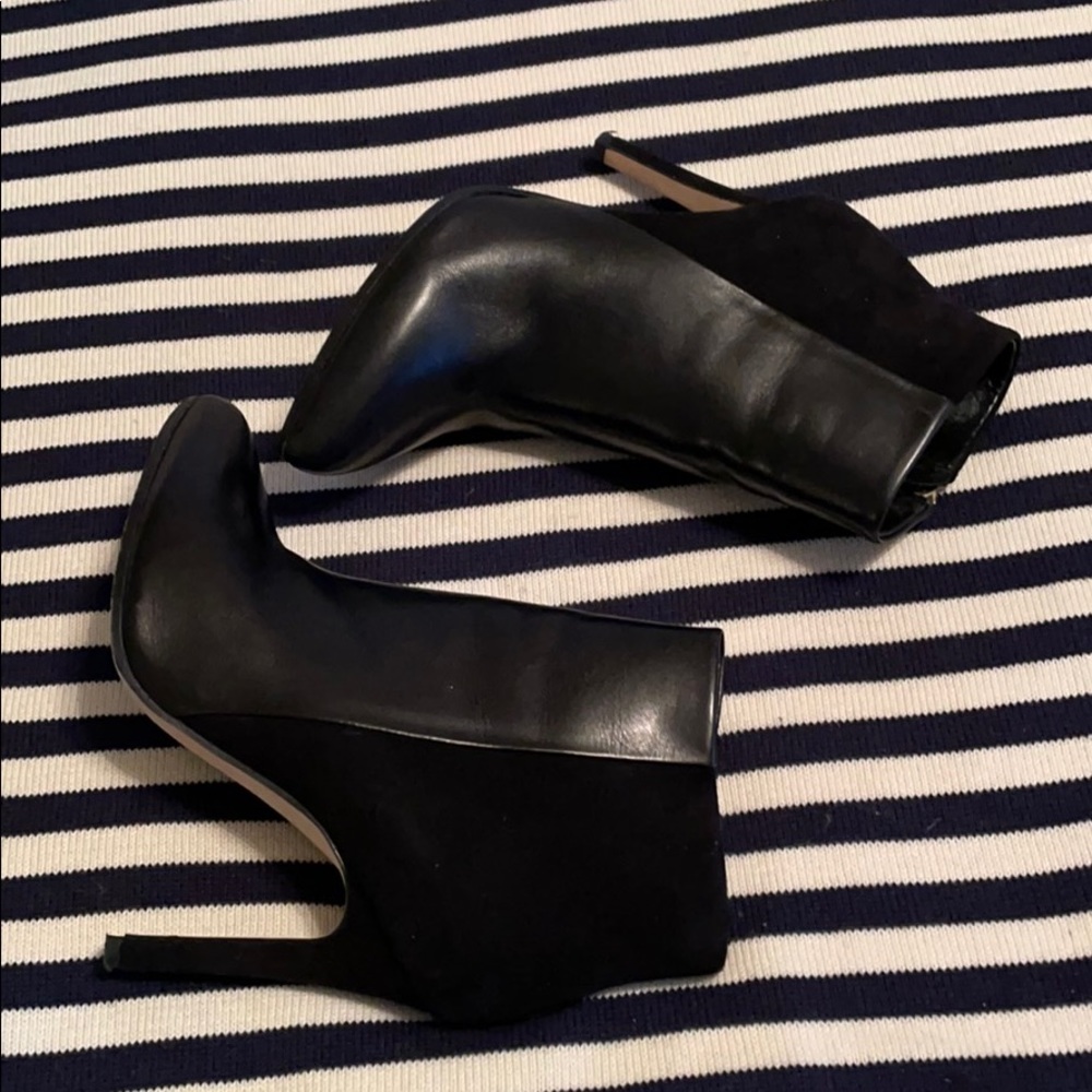 Club Monaco booties boots